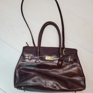 Aigner Embossed Leather Satchel Handbag Burgundy Croc Style Top Handle Bag‎